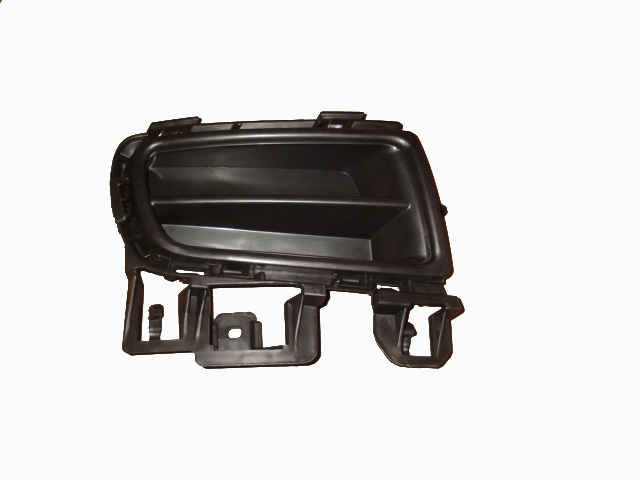 ЗАГЛУШКА ПЕРЕДНЕГО БАМПЕРА (ПРАВАЯ) MZ25-000G-C1